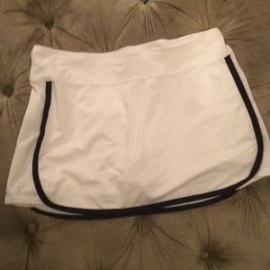White and black tennis skirt